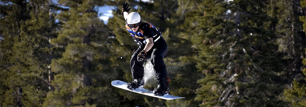 Ski & Snowboard Club - Snowboard Jump